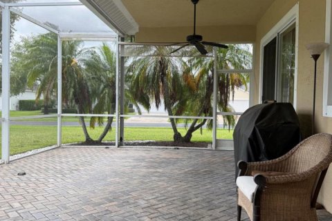 House in Vero Beach, Florida 3 bedrooms, 191.47 sq.m. № 2083327 - photo 30