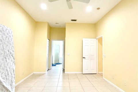 House in Vero Beach, Florida 3 bedrooms, 191.47 sq.m. № 2083327 - photo 13