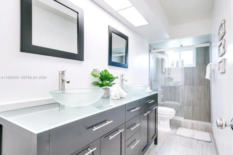 Villa ou maison à vendre à Hollywood, Floride: 5 chambres, 255.85 m2 № 2010998 - photo 26