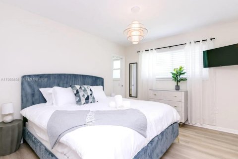 Villa ou maison à vendre à Hollywood, Floride: 5 chambres, 255.85 m2 № 2010998 - photo 25