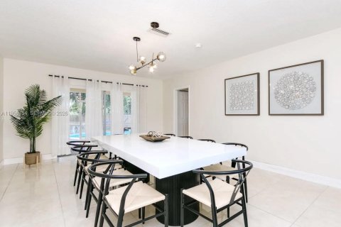 Villa ou maison à vendre à Hollywood, Floride: 5 chambres, 255.85 m2 № 2010998 - photo 7