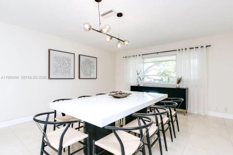 Villa ou maison à vendre à Hollywood, Floride: 5 chambres, 255.85 m2 № 2010998 - photo 6