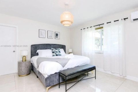 Villa ou maison à vendre à Hollywood, Floride: 5 chambres, 255.85 m2 № 2010998 - photo 21