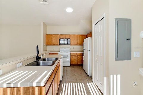 Adosado en venta en Clermont, Florida, 3 dormitorios, 139.63 m2 № 2207823 - foto 8