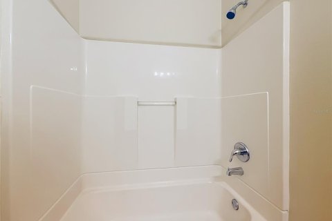 Adosado en venta en Clermont, Florida, 3 dormitorios, 139.63 m2 № 2207823 - foto 16