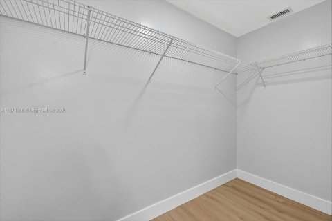 Condo in Coconut Creek, Florida, 2 bedrooms  № 1921424 - photo 19