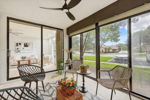 Condo in Coconut Creek, Florida, 2 bedrooms  № 1921424 - photo 23