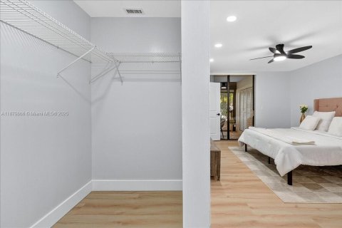 Condo in Coconut Creek, Florida, 2 bedrooms  № 1921424 - photo 18