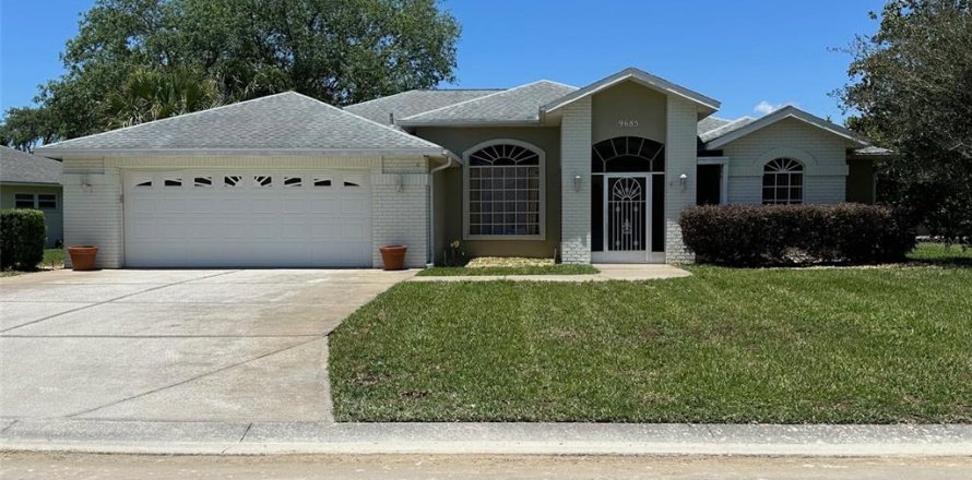 Villa ou maison à Weeki Wachee, Floride 3 chambres, 220.55 m2 № 1725586