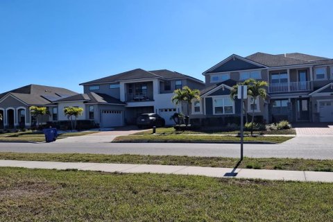 House in Kissimmee, Florida 5 bedrooms, 299.24 sq.m. № 2106073 - photo 2