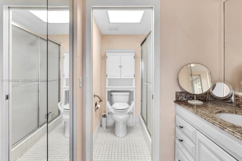 Condo in Pembroke Pines, Florida, 2 bedrooms  № 2051482 - photo 22