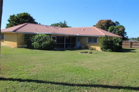 Casa en venta en West Palm Beach, Florida, 3 dormitorios, 173.63 m2 № 1998677 - foto 2