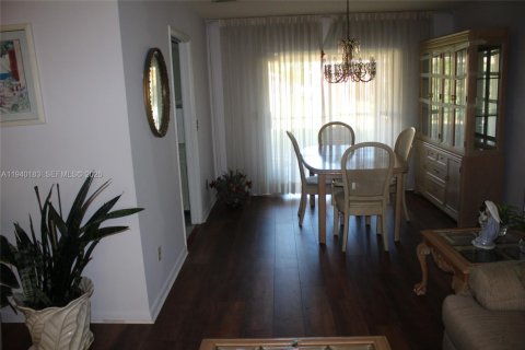 Casa en venta en West Palm Beach, Florida, 3 dormitorios, 173.63 m2 № 1998677 - foto 5