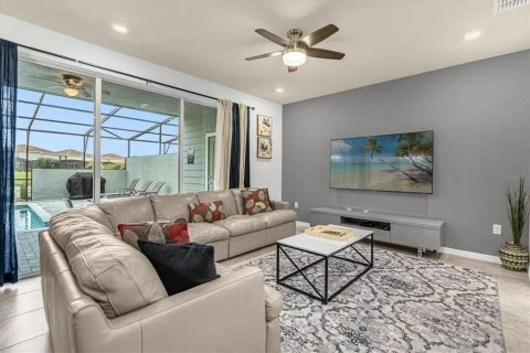 Adosado en venta en Davenport, Florida, 5 dormitorios, 211.91 m2 № 2208610 - foto 3
