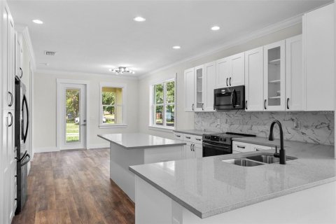 Casa en venta en Tampa, Florida, 3 dormitorios, 147.34 m2 № 1789378 - foto 12
