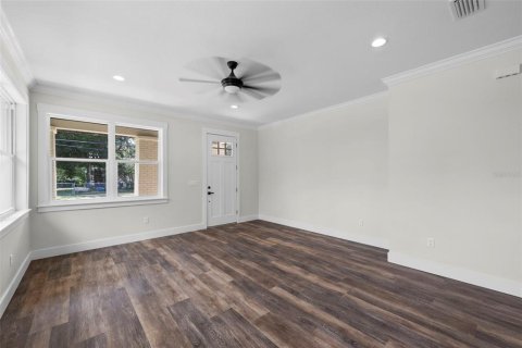 Casa en venta en Tampa, Florida, 3 dormitorios, 147.34 m2 № 1789378 - foto 9
