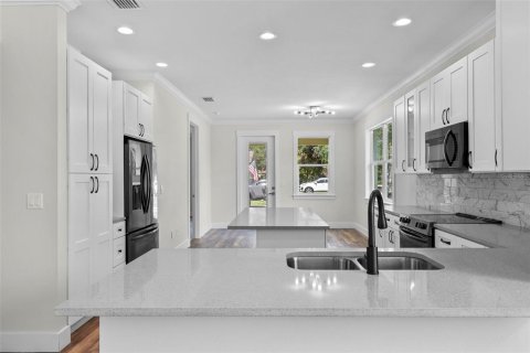 Casa en venta en Tampa, Florida, 3 dormitorios, 147.34 m2 № 1789378 - foto 13