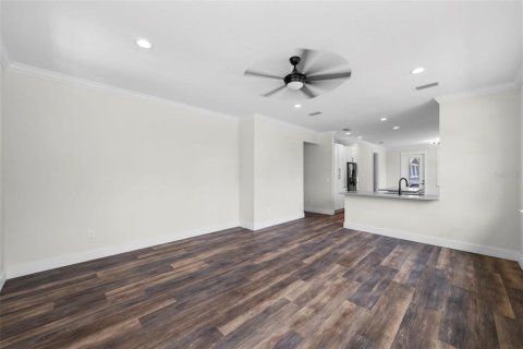 Casa en venta en Tampa, Florida, 3 dormitorios, 147.34 m2 № 1789378 - foto 10