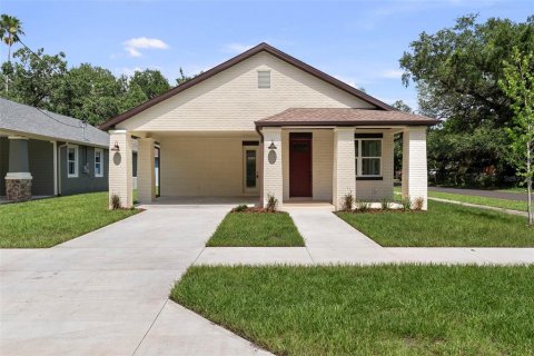 Casa en venta en Tampa, Florida, 3 dormitorios, 147.34 m2 № 1789378 - foto 1