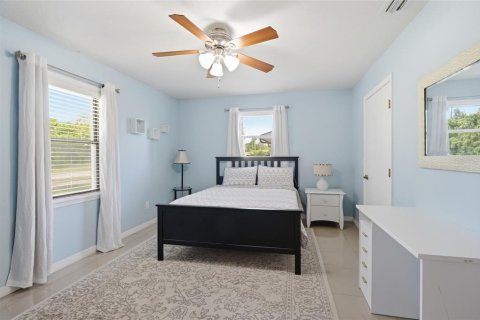 Casa en venta en Deltona, Florida, 3 dormitorios, 195.19 m2 № 2312329 - foto 17