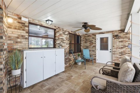 Casa en venta en Deltona, Florida, 3 dormitorios, 195.19 m2 № 2312329 - foto 5