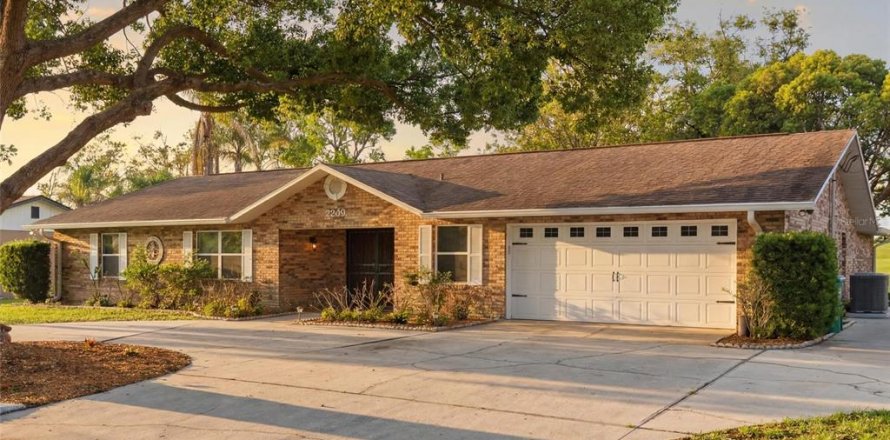 Casa en Deltona, Florida 3 dormitorios, 195.19 m2 № 2312329