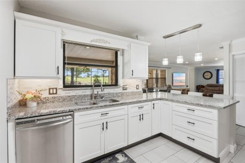 Casa en venta en Deltona, Florida, 3 dormitorios, 195.19 m2 № 2312329 - foto 9