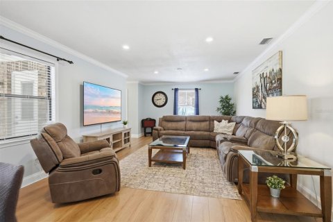 Casa en venta en Deltona, Florida, 3 dormitorios, 195.19 m2 № 2312329 - foto 10