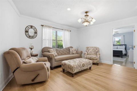 Casa en venta en Deltona, Florida, 3 dormitorios, 195.19 m2 № 2312329 - foto 11