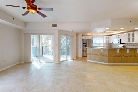 Condo in New Smyrna Beach, Florida, 3 bedrooms  № 973423 - photo 4