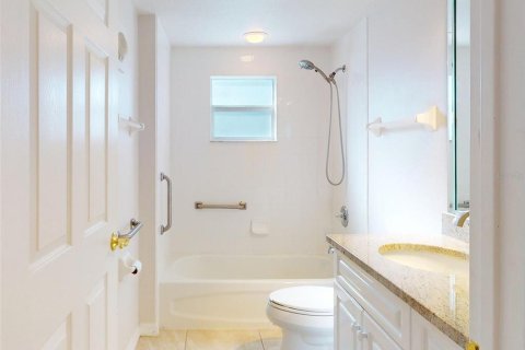 Condo in New Smyrna Beach, Florida, 3 bedrooms  № 973423 - photo 18