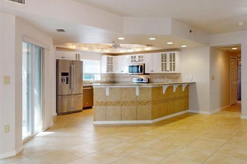 Condo in New Smyrna Beach, Florida, 3 bedrooms  № 973423 - photo 5