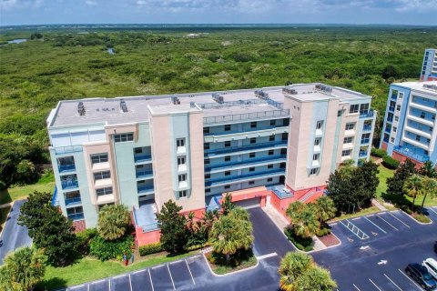 Condo in New Smyrna Beach, Florida, 3 bedrooms  № 973423 - photo 1