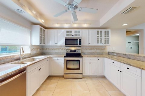 Condo in New Smyrna Beach, Florida, 3 bedrooms  № 973423 - photo 12