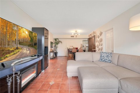 Condo in Miami, Florida, 3 bedrooms  № 1713285 - photo 8