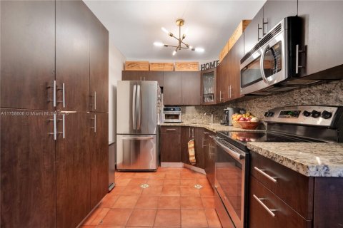 Condo in Miami, Florida, 3 bedrooms  № 1713285 - photo 4