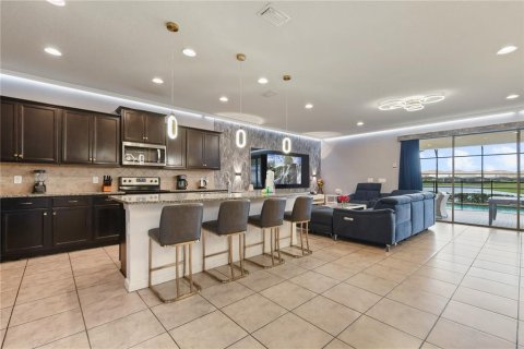 House in Kissimmee, Florida 9 bedrooms, 407.93 sq.m. № 1776641 - photo 15