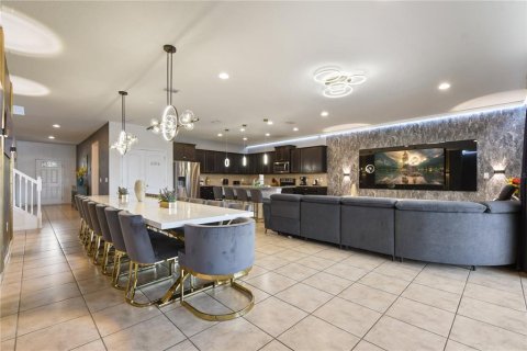 House in Kissimmee, Florida 9 bedrooms, 407.93 sq.m. № 1776641 - photo 13