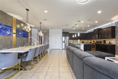 House in Kissimmee, Florida 9 bedrooms, 407.93 sq.m. № 1776641 - photo 14