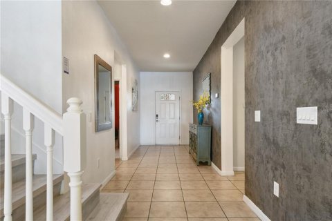 House in Kissimmee, Florida 9 bedrooms, 407.93 sq.m. № 1776641 - photo 3
