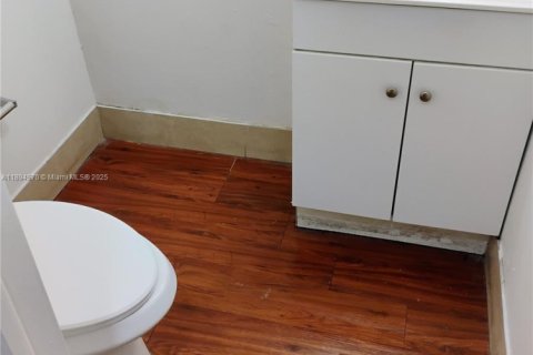 Condominio en venta en Lauderhill, Florida, 1 dormitorio, 74.32 m2 № 1964082 - foto 5