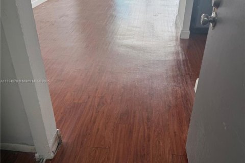 Condominio en venta en Lauderhill, Florida, 1 dormitorio, 74.32 m2 № 1964082 - foto 4