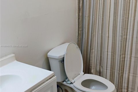 Condo in Lauderhill, Florida, 1 bedroom  № 1964082 - photo 12