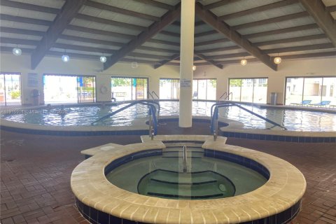 Condo in Sunrise, Florida, 1 bedroom  № 1971715 - photo 6