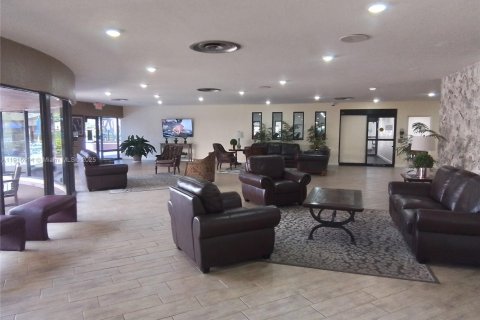 Condo in Sunrise, Florida, 1 bedroom  № 1971715 - photo 8