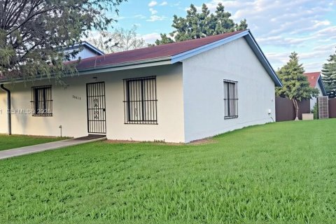 Adosado en Homestead, Florida 3 dormitorios, 105.91 m2 № 2047945