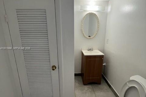 Touwnhouse à louer à Miami, Floride: 3 chambres, 150.5 m2 № 2076039 - photo 6