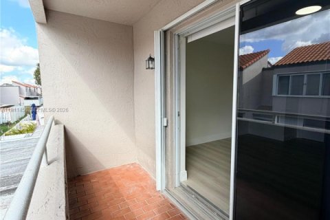 Touwnhouse à vendre à Miami, Floride: 3 chambres, 141.49 m2 № 2059742 - photo 14