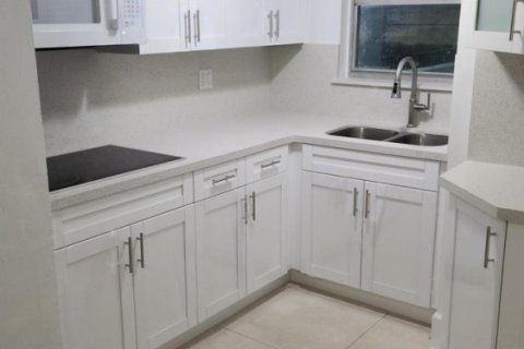 Copropriété à vendre à Miami, Floride: 2 chambres, 83.61 m2 № 2269206 - photo 2