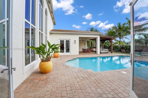 House in Wellington, Florida 6 bedrooms, 453.27 sq.m. № 2352156 - photo 7